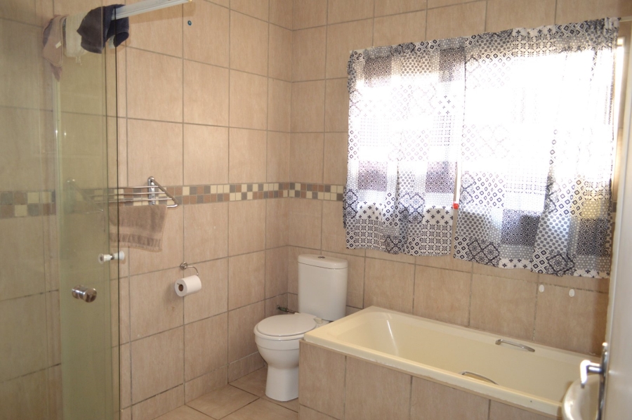 2 Bedroom Property for Sale in Meiringspark North West